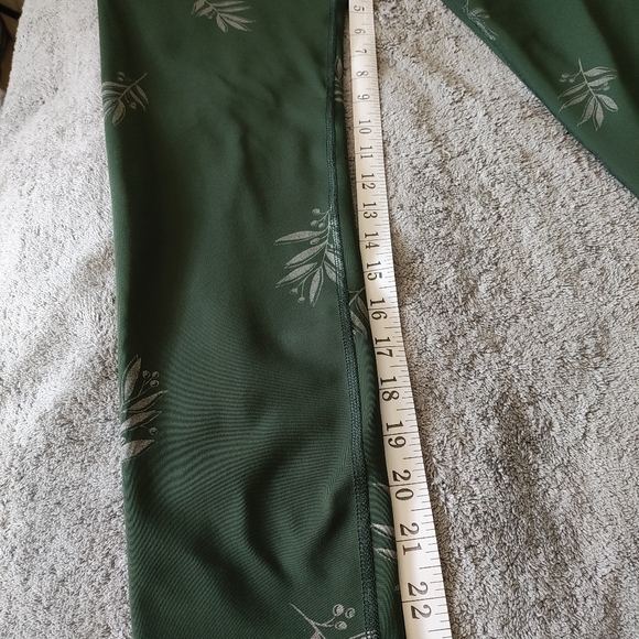 BEYOND YOGA LEGGING FLORAL/GREEN SIZE LARGE ACTIVEWEAR - Picture 5 of 5